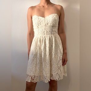 Cake topper strapless cream dress